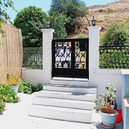 Kostas Studios Apartments - Ενοικιαζόμενα Δωμάτια Με Κουζινάκι Myrina Dış mekan fotoğraf