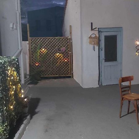Kostas Studios Apartments - Ενοικιαζόμενα Δωμάτια Με Κουζινάκι Myrina Dış mekan fotoğraf