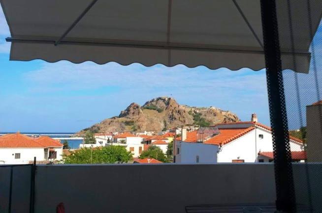 Kostas Studios Apartments - Ενοικιαζόμενα Δωμάτια Με Κουζινάκι Myrina Dış mekan fotoğraf